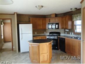 63 Apple Road Davisville, WV 26142 - Photo 5 of 14 Kitchen with Island