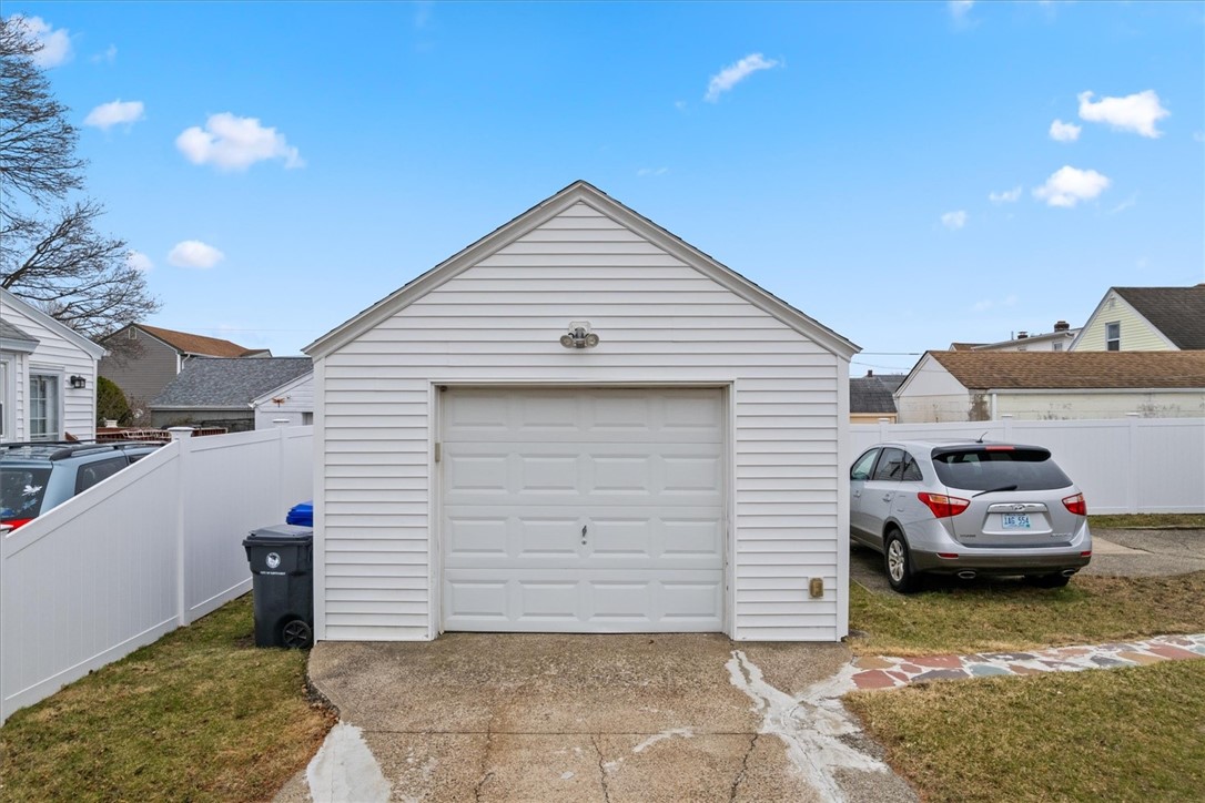 151 Orient Avenue Pawtucket, RI 02861 - Photo 25 of 27