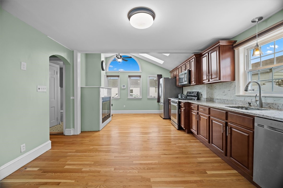 151 Orient Avenue Pawtucket, RI 02861 - Photo 6 of 27