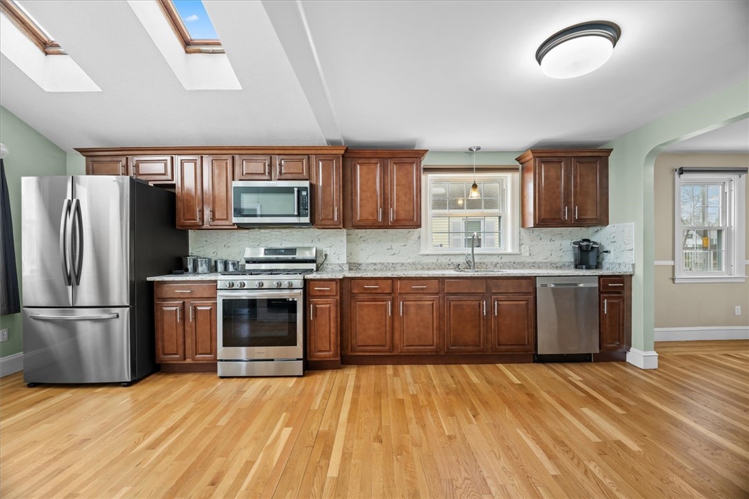 151 Orient Avenue Pawtucket, RI 02861 - Photo 7 of 27