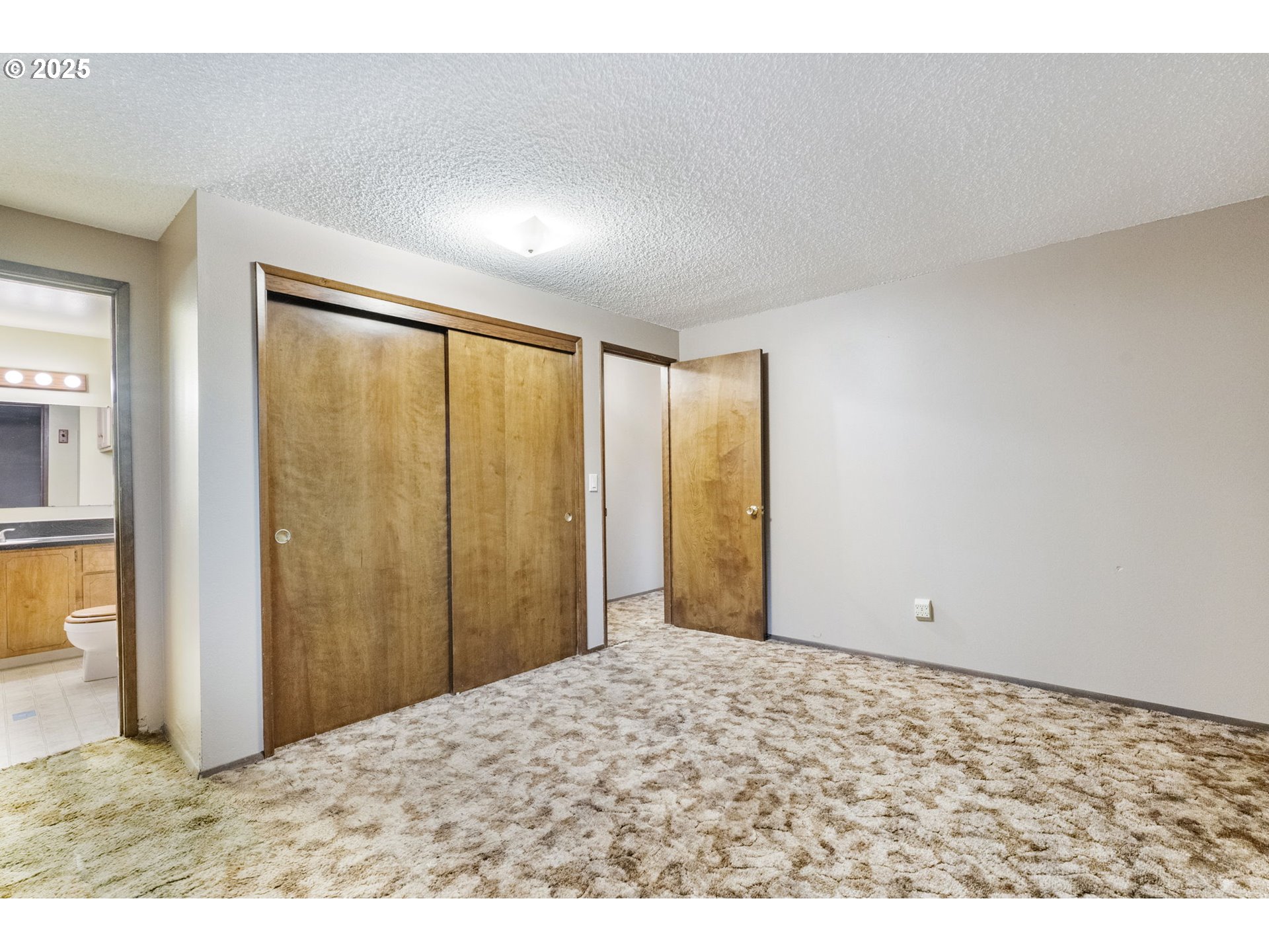 470 Southwest 194th Court Beaverton, OR 97006 - Photo 18 of 31 a view of an empty room