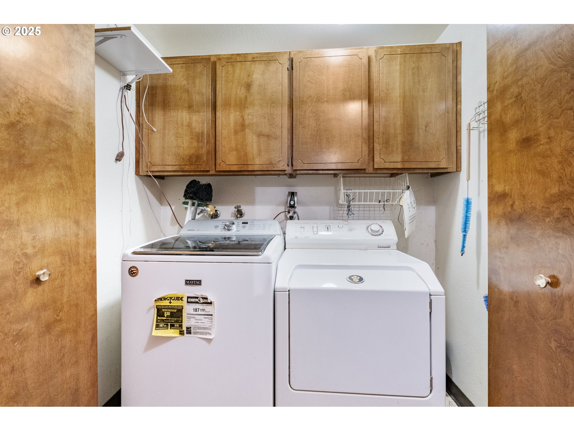 470 Southwest 194th Court Beaverton, OR 97006 - Photo 25 of 31 a utility room with a sink