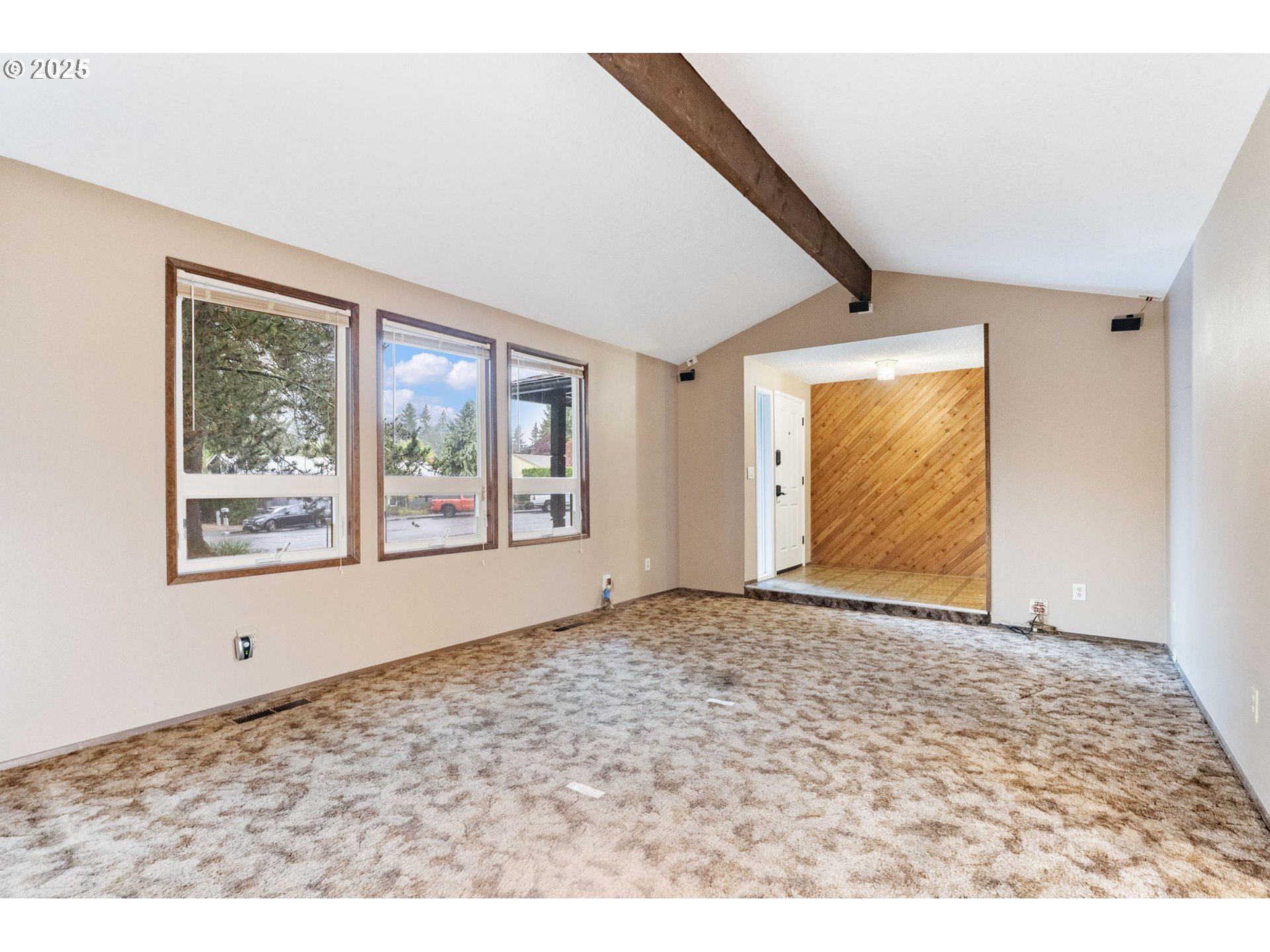470 Southwest 194th Court Beaverton, OR 97006 - Photo 8 of 31 a view of an empty room and window