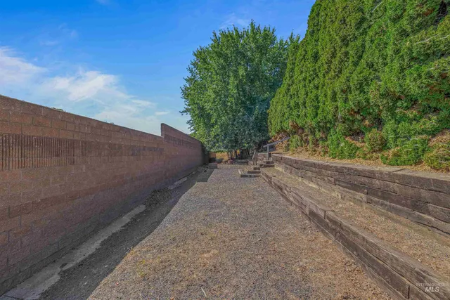 $520,000 | 2901 Knoll Crest Drive, Lewiston, ID 83501