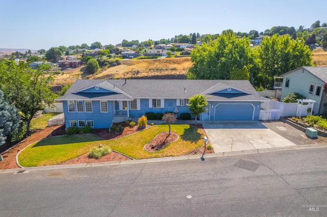 $520,000 | 2901 Knoll Crest Drive, Lewiston, ID 83501