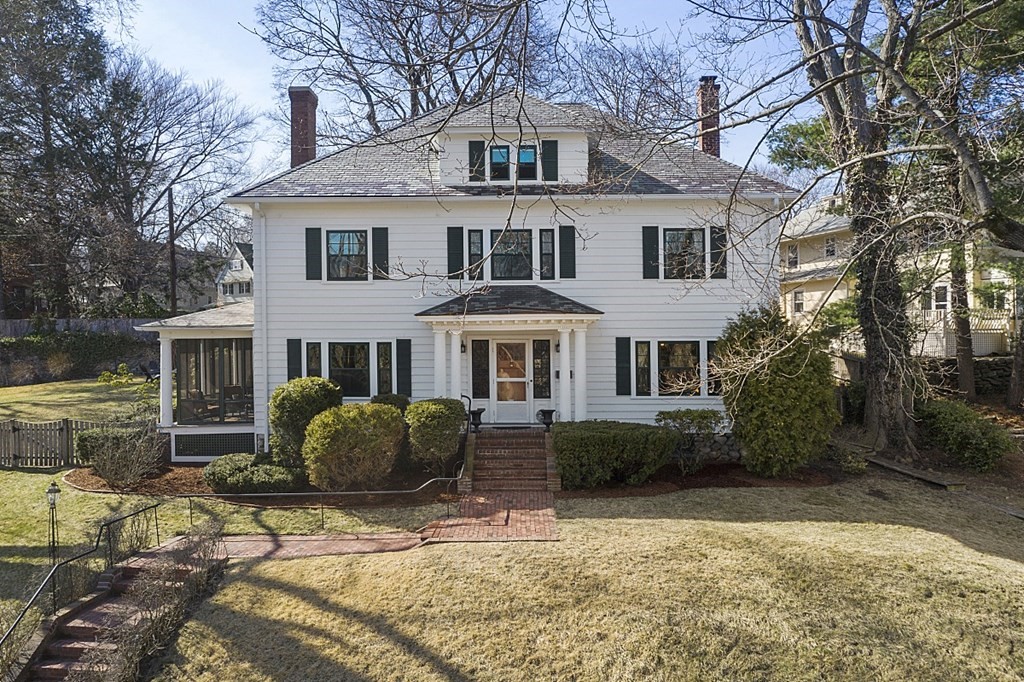 14 Montvale Road Worcester, MA 01609 - Photo 1 of 38 Gallery Image 1