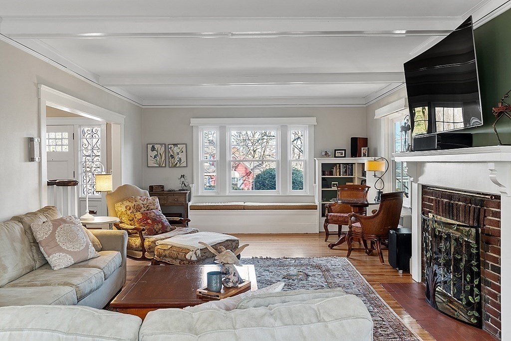 14 Montvale Road Worcester, MA 01609 - Photo 12 of 38 Gallery Image 12