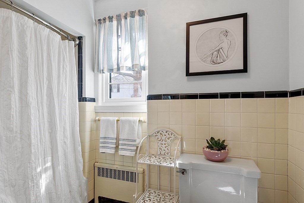 14 Montvale Road Worcester, MA 01609 - Photo 26 of 38 Gallery Image 26