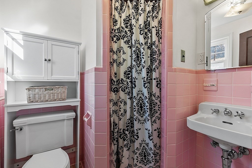 14 Montvale Road Worcester, MA 01609 - Photo 30 of 38 Gallery Image 30