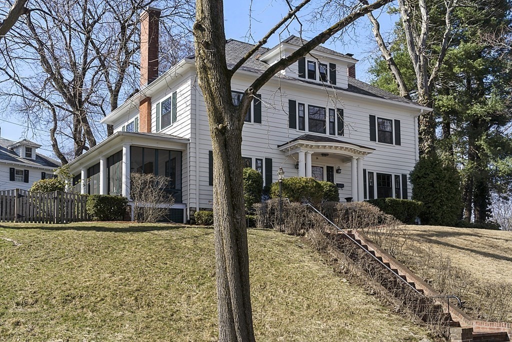 14 Montvale Road Worcester, MA 01609 - Photo 4 of 38 Gallery Image 4