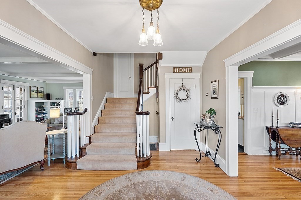 14 Montvale Road Worcester, MA 01609 - Photo 6 of 38 Gallery Image 6