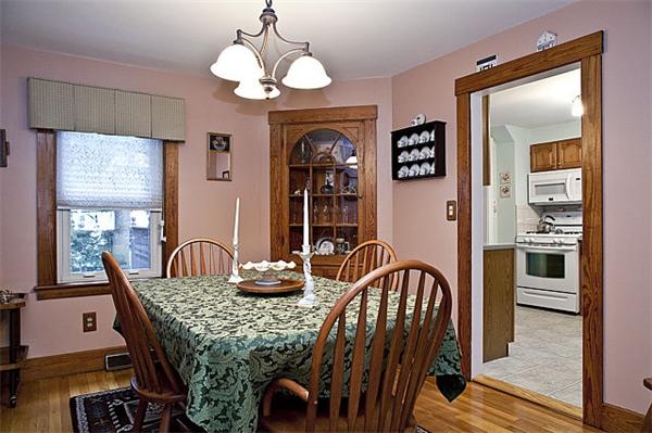 88 Thornton Road Waltham, MA 02453 - Photo 12 of 21 Gallery Image 12