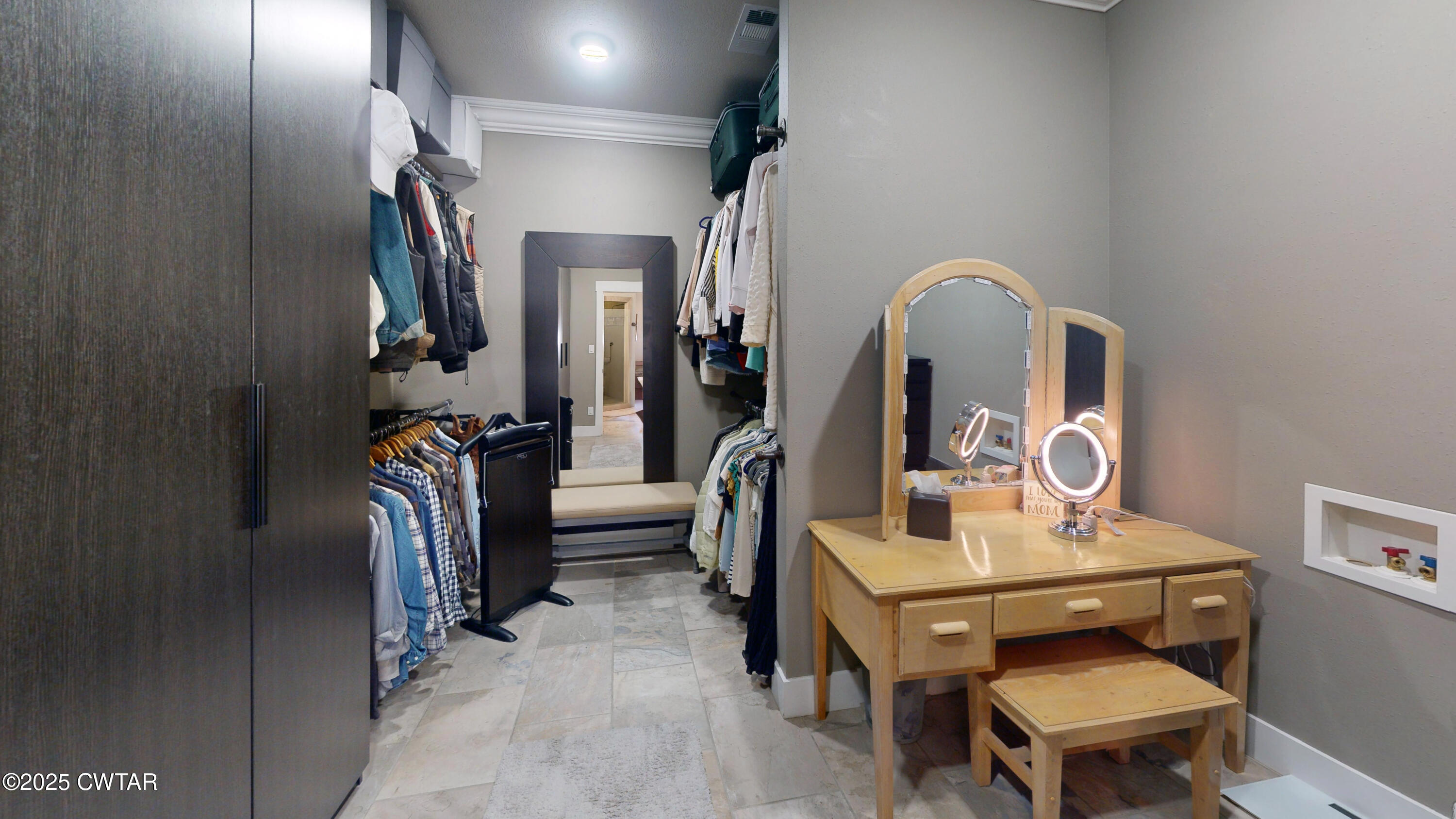 79 Water Ridge Place Jackson, TN 38305 - Photo 27 of 39 a view of living room with furniture and a mirror
