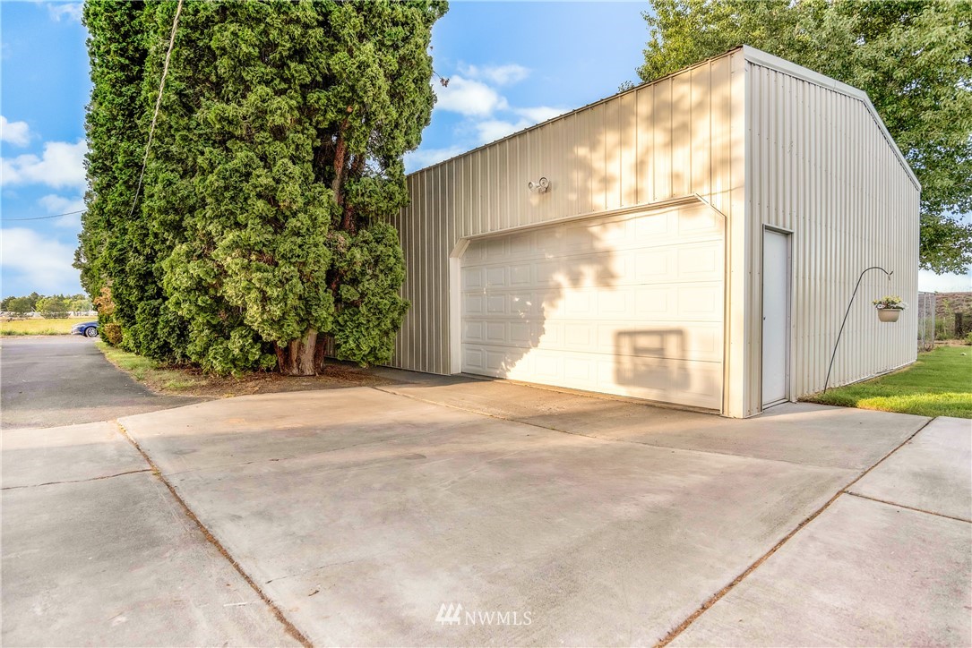 1645 Rd M Southeast Moses Lake, WA 98837 - Photo 13 of 39 Gallery Image 13