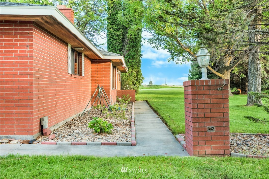 1645 Rd M Southeast Moses Lake, WA 98837 - Photo 7 of 39 Gallery Image 7