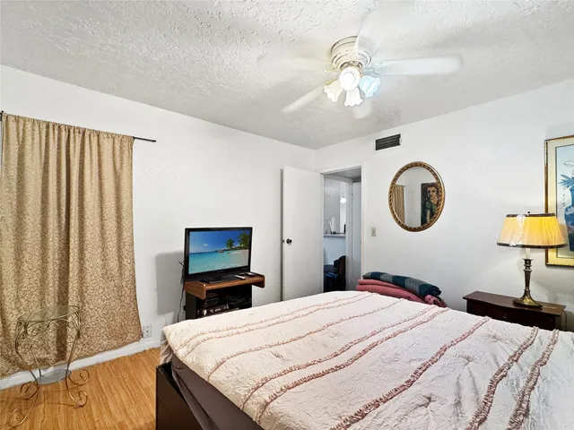 $1,000 | 2021 Spenwick Drive, Unit 227, Houston, TX 77055