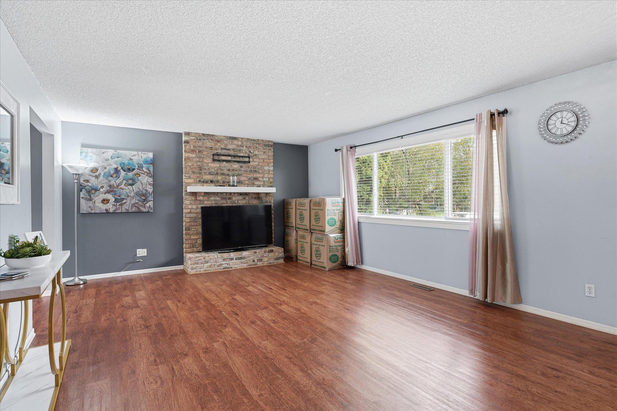 14280 Embry Path Apple Valley, MN 55124 - Photo 9 of 13 Gallery Image 9