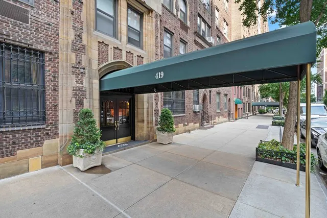 $2,999,900 | 419 East 57th Street, Unit PH16C | Sutton Place