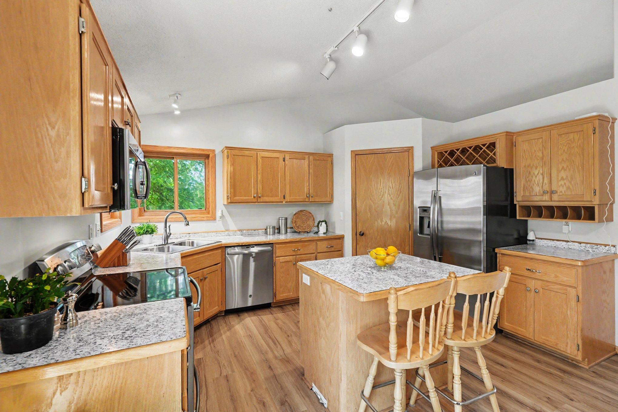 517 Upland Road Northwest St. Michael, MN 55376 - Photo 5 of 30