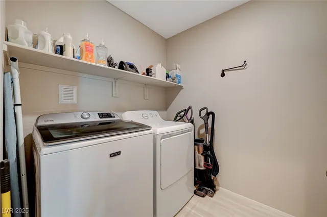 $1,875 | 724 Florence Isle Avenue, Henderson, NV 89015