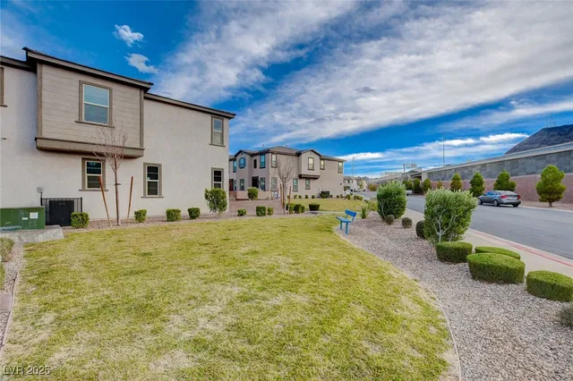 $1,875 | 724 Florence Isle Avenue, Henderson, NV 89015