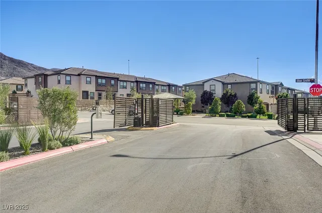 $1,875 | 724 Florence Isle Avenue, Henderson, NV 89015