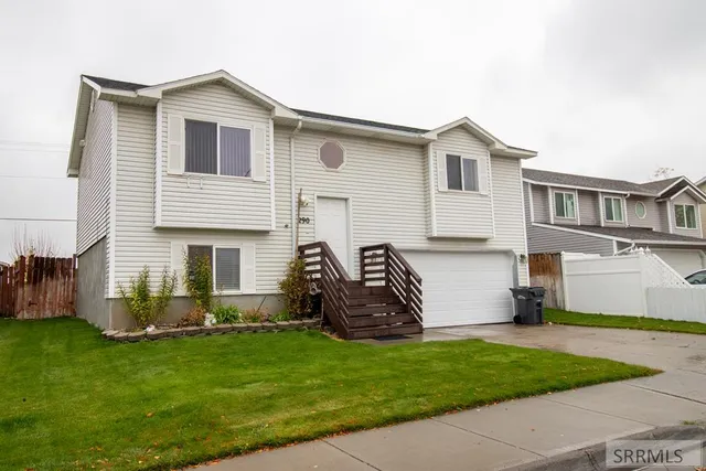 $392,500 | 290 Donna Drive, Idaho Falls, ID 83402
