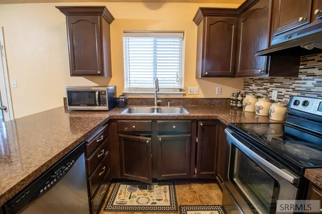 $392,500 | 290 Donna Drive, Idaho Falls, ID 83402