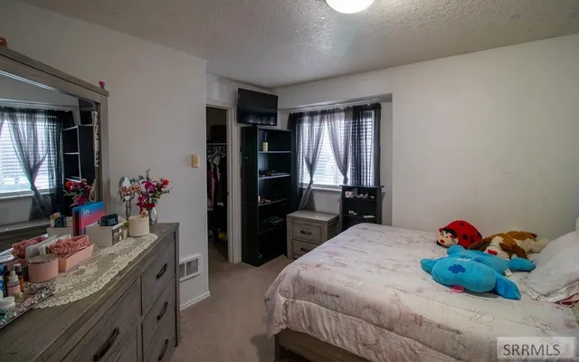 $392,500 | 290 Donna Drive, Idaho Falls, ID 83402