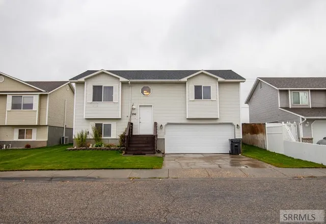 $392,500 | 290 Donna Drive, Idaho Falls, ID 83402