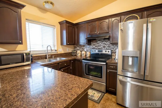 $392,500 | 290 Donna Drive, Idaho Falls, ID 83402