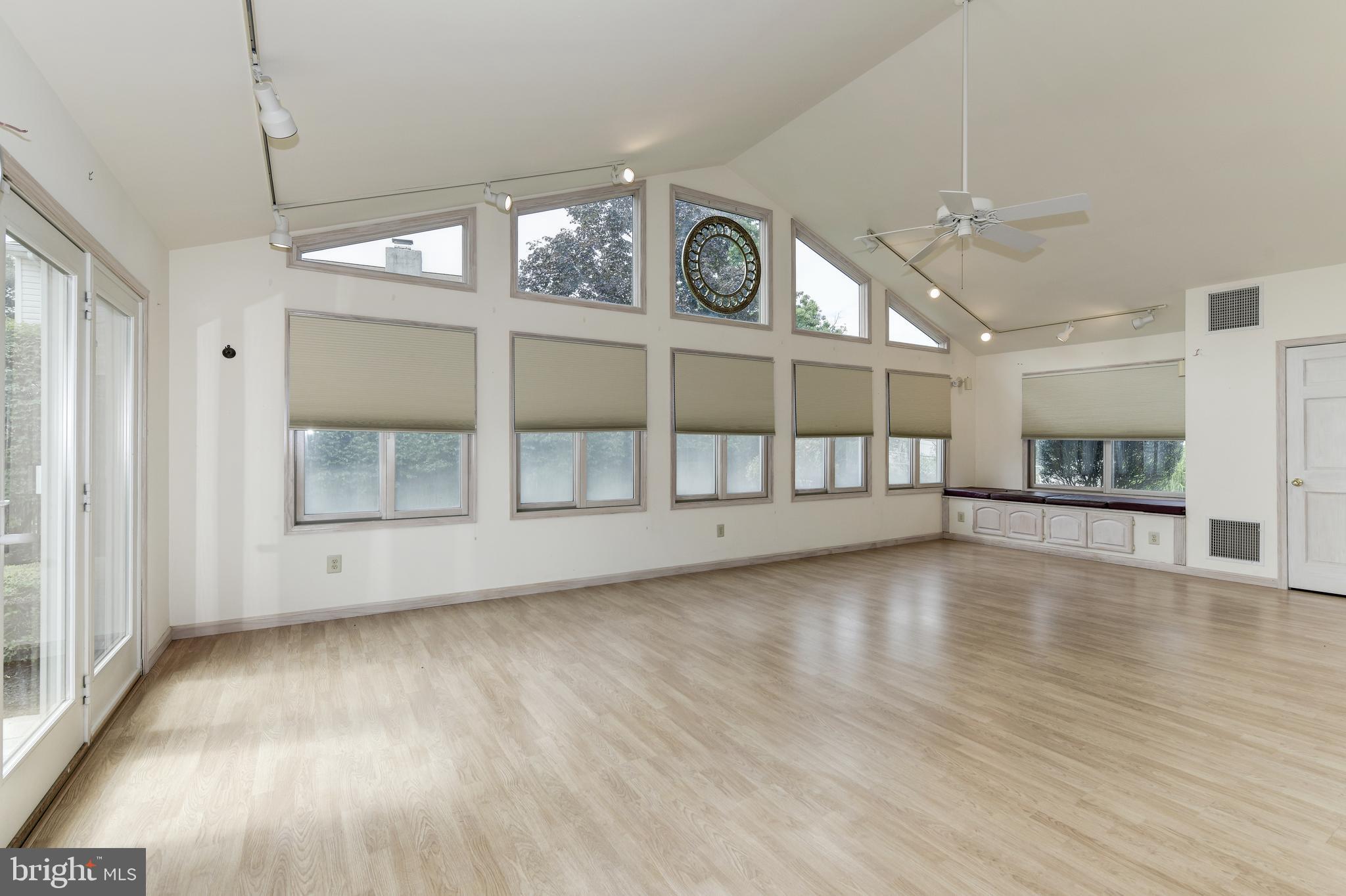 614 Warwick Road Fairless Hills, PA 19030 - Photo 23 of 35 Great room