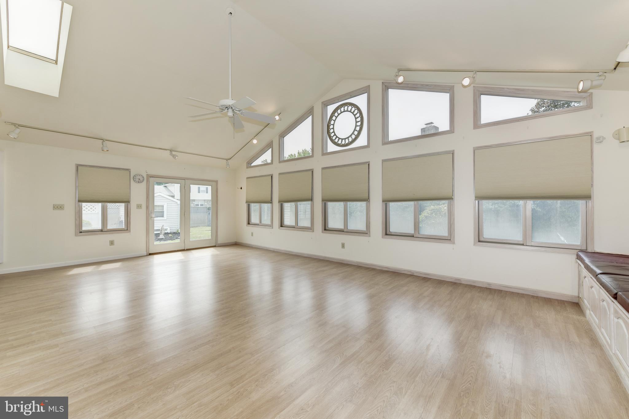614 Warwick Road Fairless Hills, PA 19030 - Photo 24 of 35 Great room