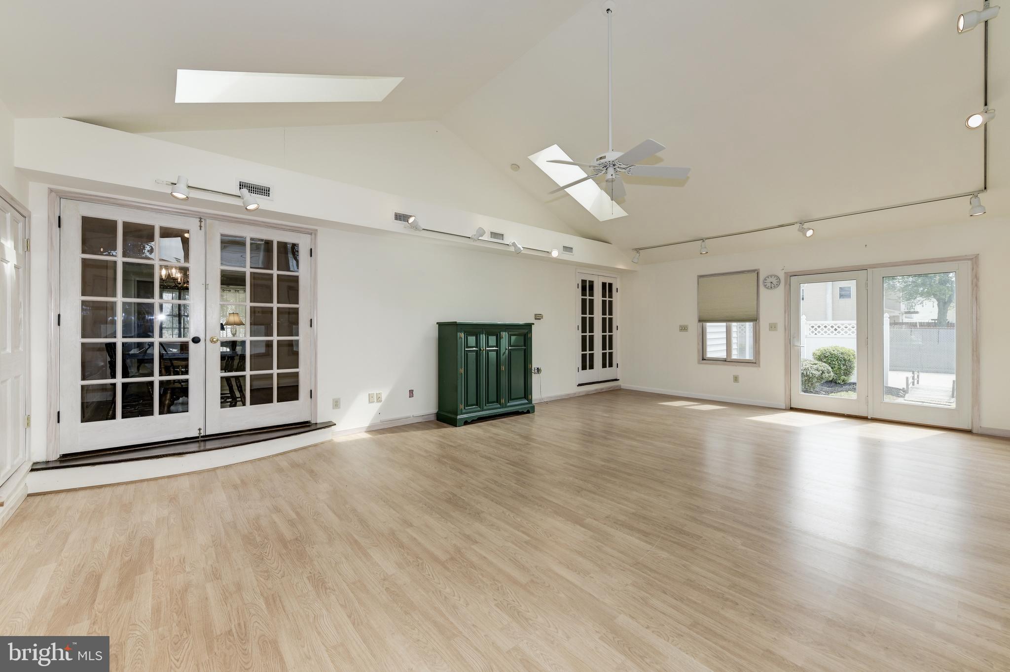 614 Warwick Road Fairless Hills, PA 19030 - Photo 25 of 35 Great room