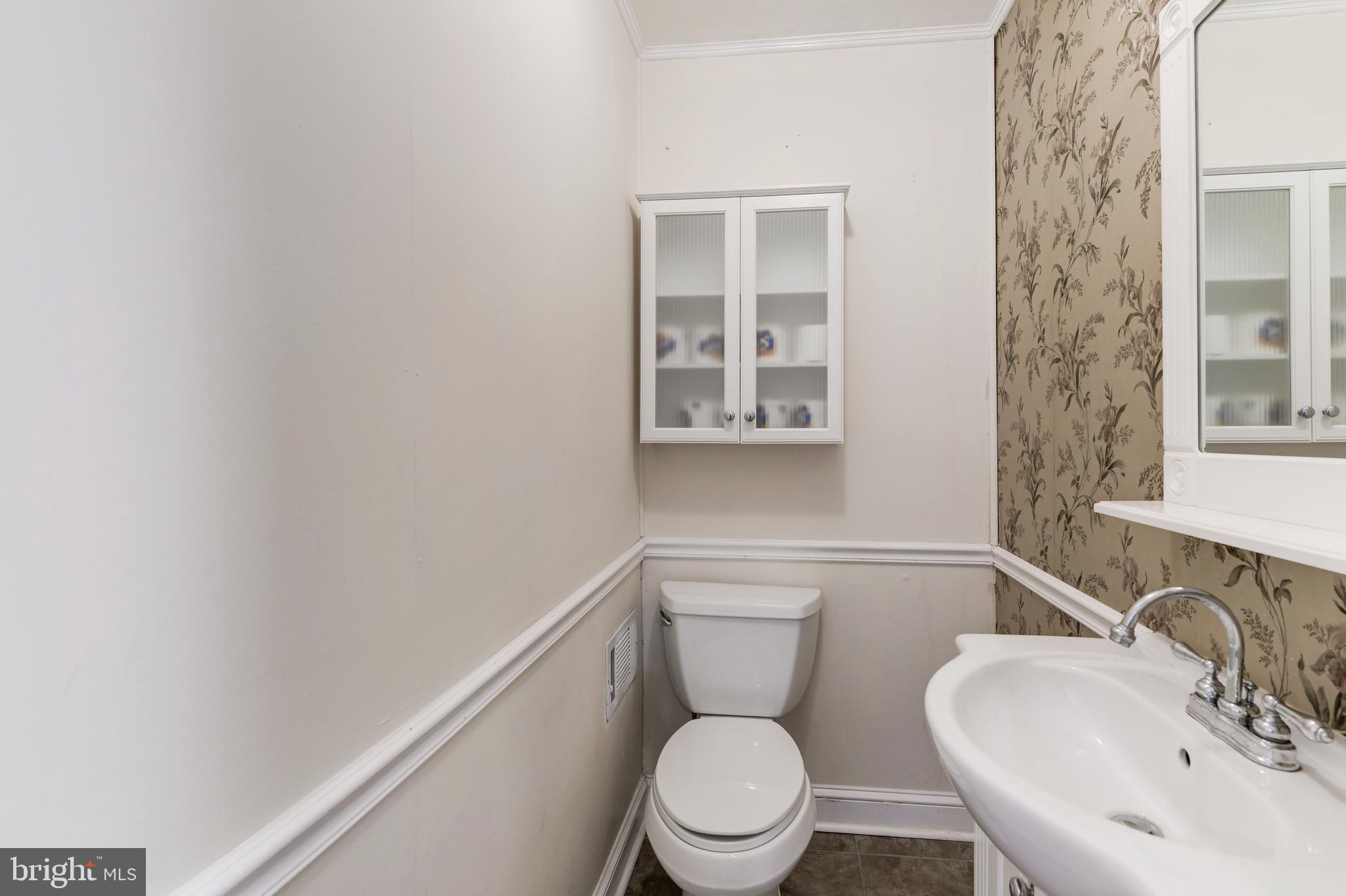 614 Warwick Road Fairless Hills, PA 19030 - Photo 9 of 35 Bath