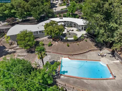 $1,898,000 | 100 El Toyonal, Orinda, CA 94563