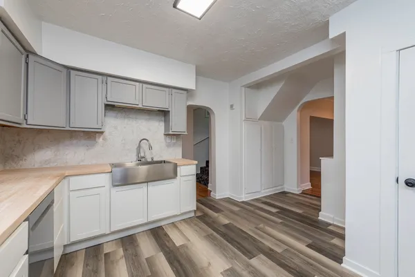 $259,900 | 3020 Ezekiel Avenue, Zion, IL 60099