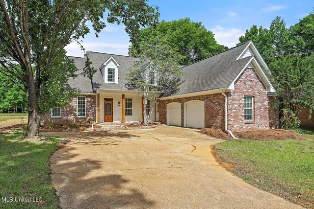 $490,000 | 138 Sunflower Road, Madison, MS 39110