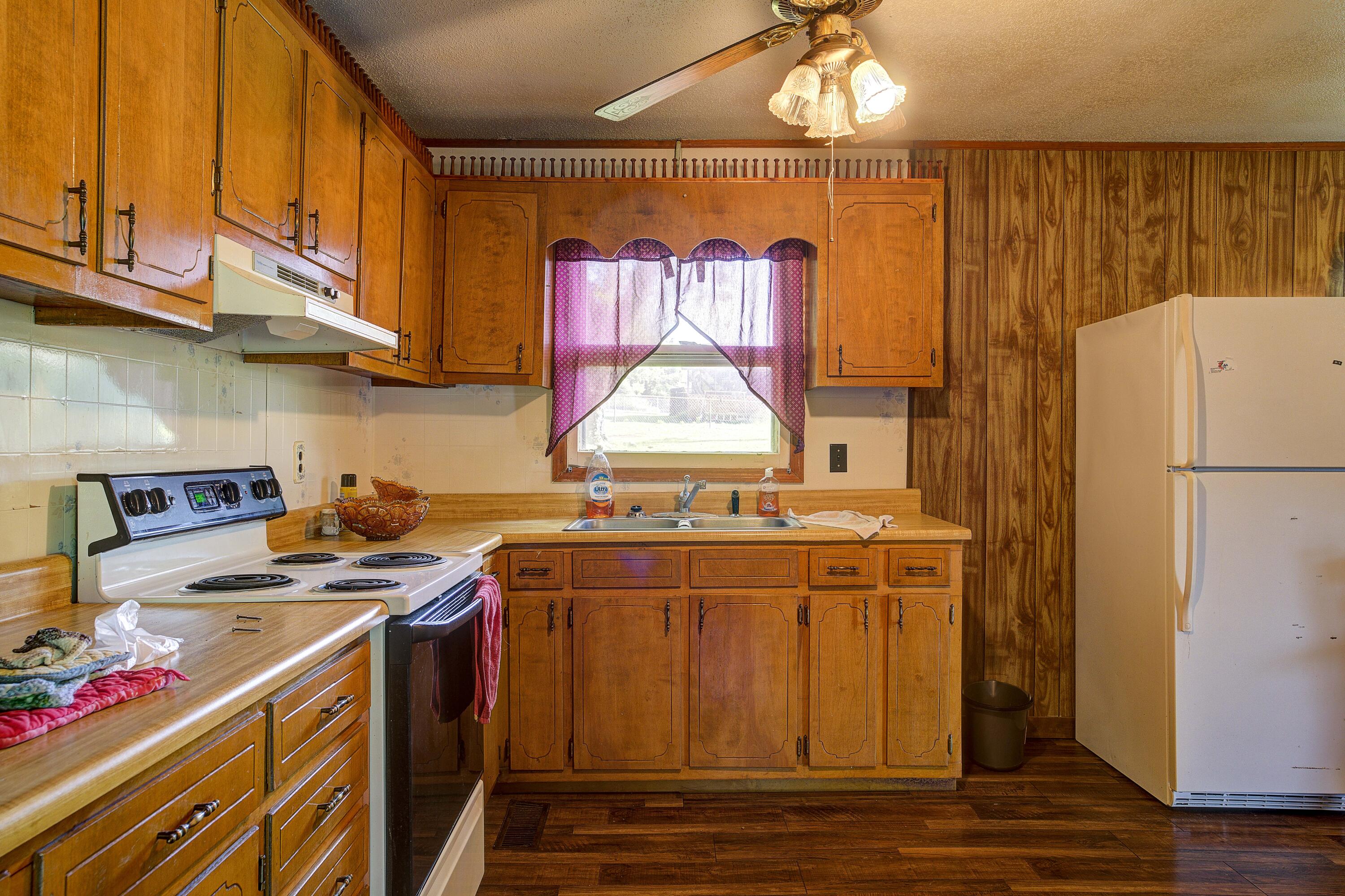 481 Cedar Grove Road Johnson City, TN 37601 - Photo 7 of 22 Cedar-6