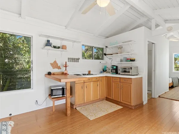 $2,450,000 | 952 Holoholo Street, Kailua, HI 96734