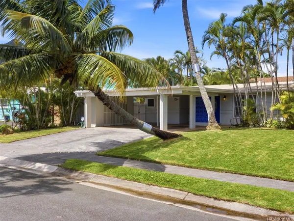 $2,450,000 | 952 Holoholo Street, Kailua, HI 96734
