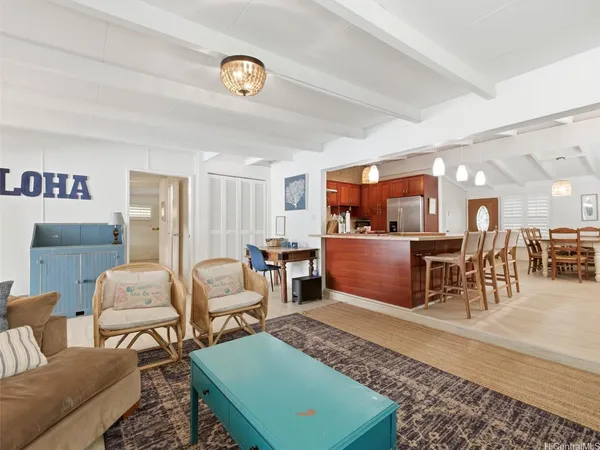 $2,450,000 | 952 Holoholo Street, Kailua, HI 96734