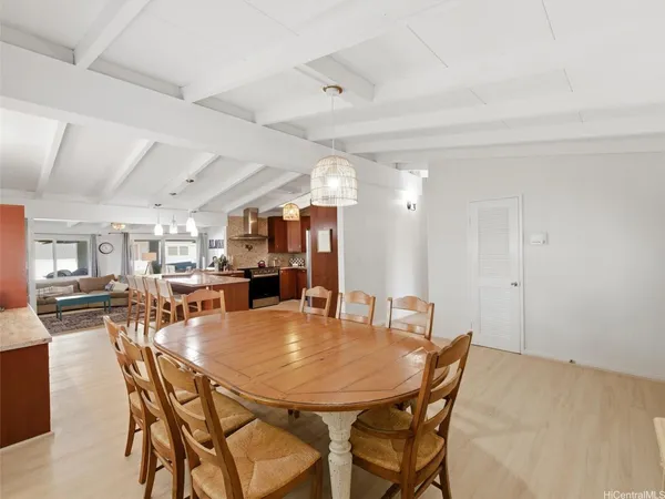 $2,450,000 | 952 Holoholo Street, Kailua, HI 96734