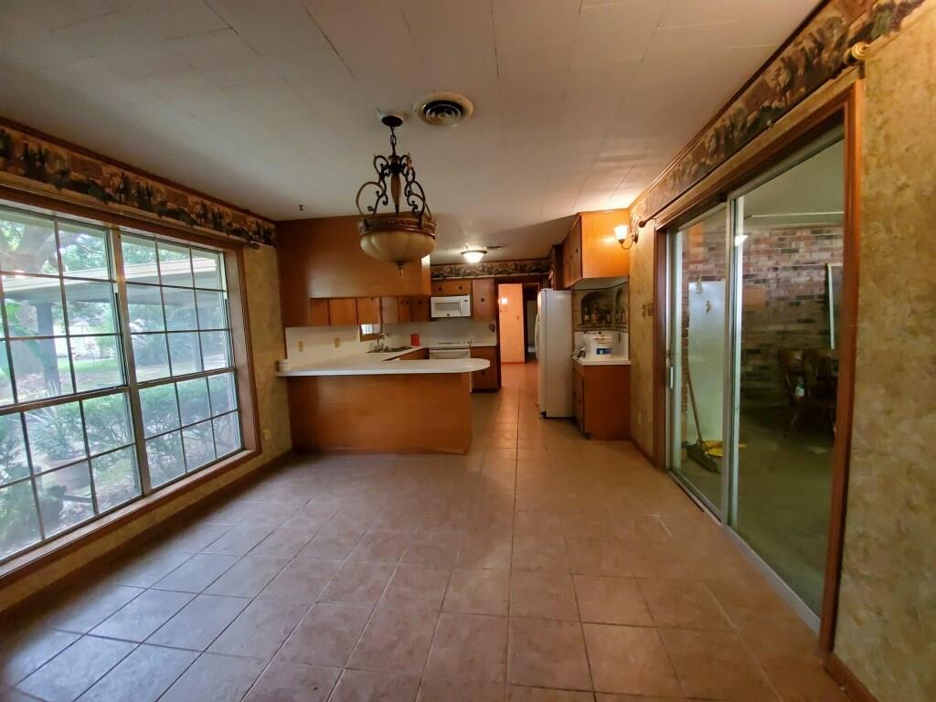 1865 Pinewood Road Lake Charles, LA 70611 - Photo 7 of 13 Gallery Image 7