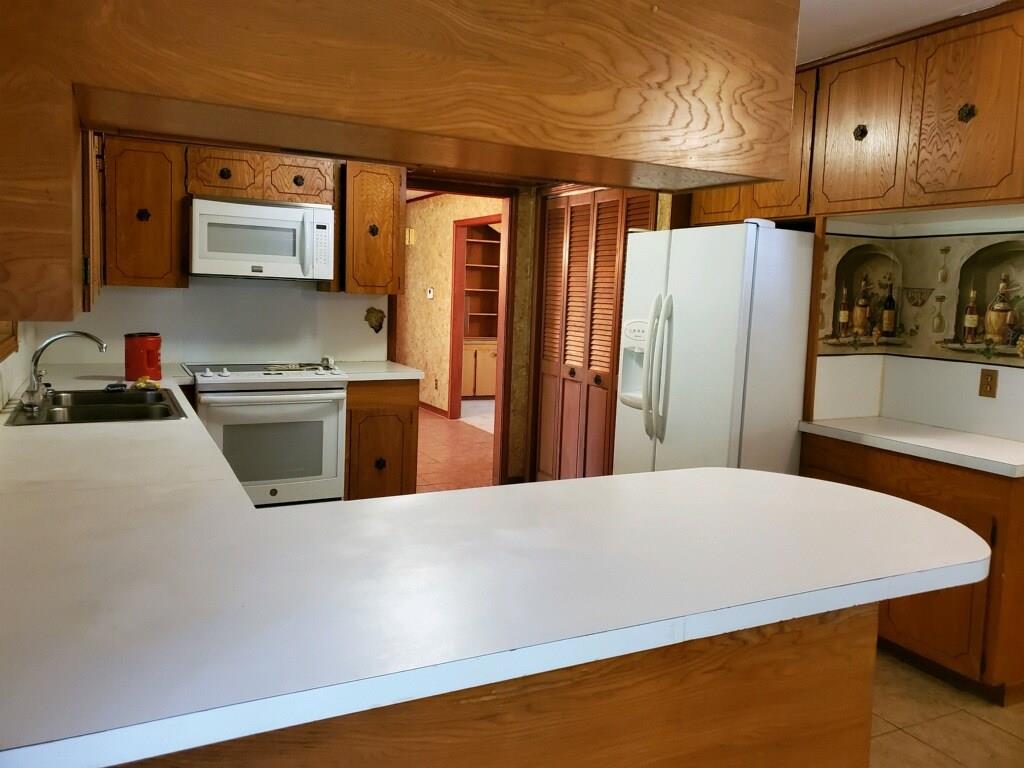 1865 Pinewood Road Lake Charles, LA 70611 - Photo 9 of 13 Gallery Image 9