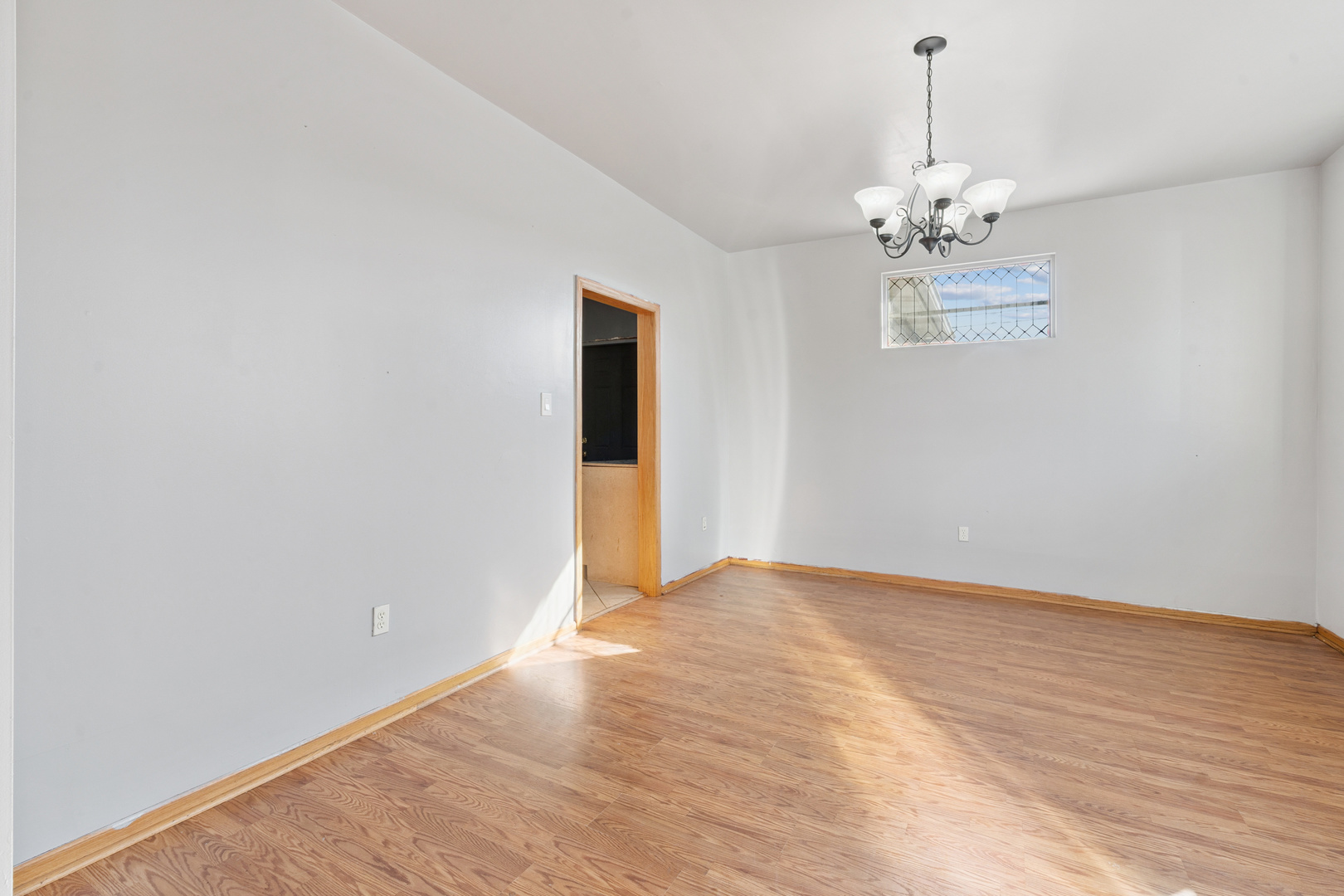 1315 Pershing Boulevard Clinton, IA 52732 - Photo 11 of 25