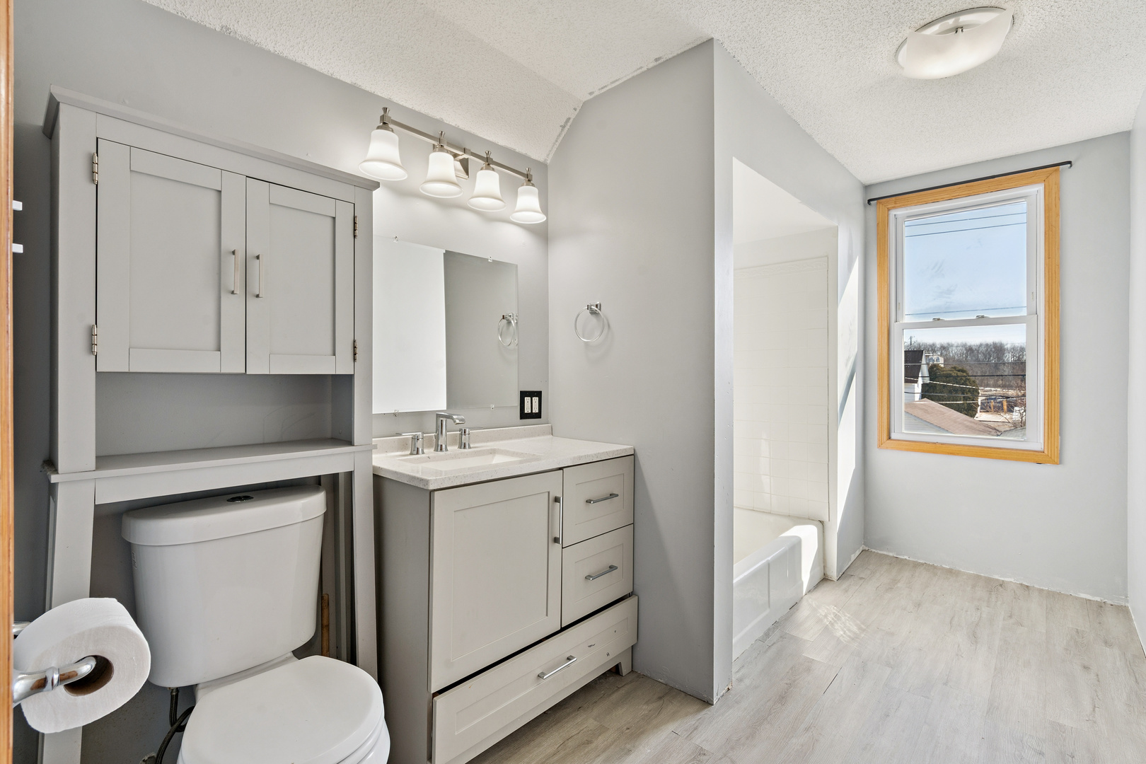 1315 Pershing Boulevard Clinton, IA 52732 - Photo 21 of 25