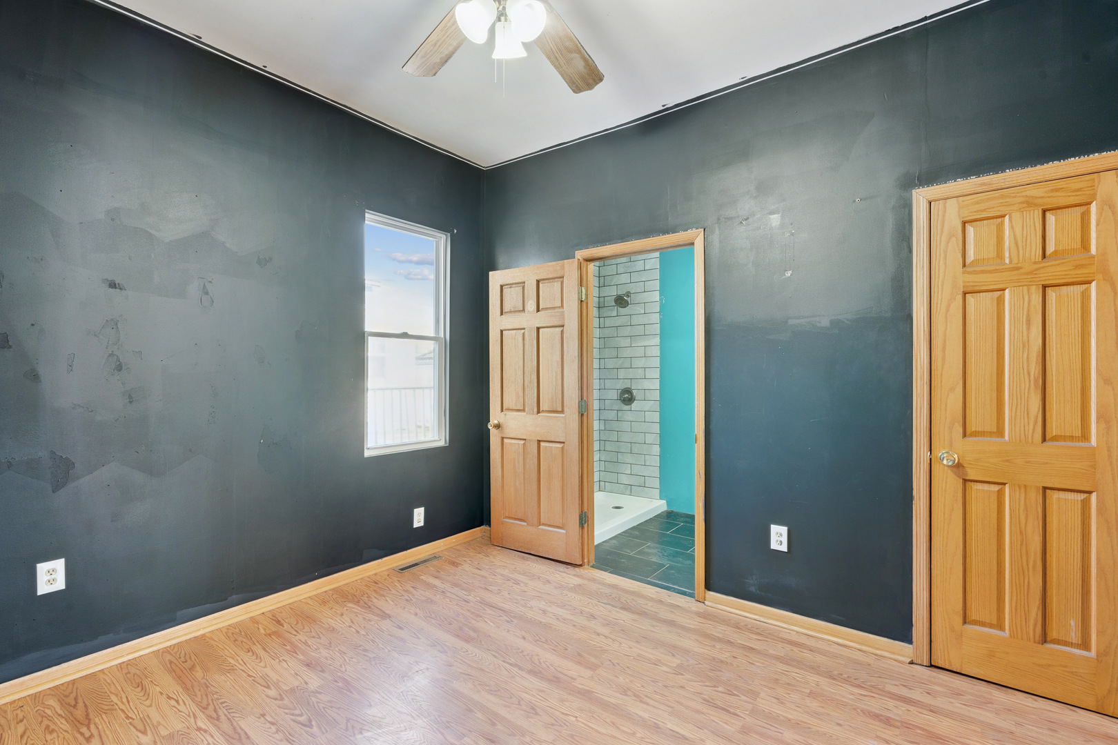 1315 Pershing Boulevard Clinton, IA 52732 - Photo 7 of 25