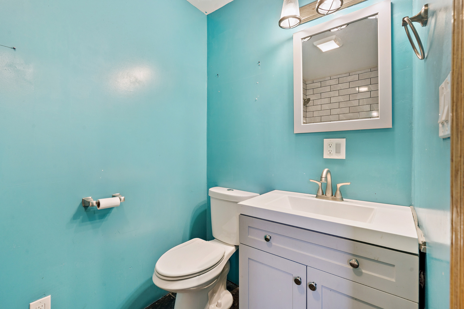 1315 Pershing Boulevard Clinton, IA 52732 - Photo 9 of 25