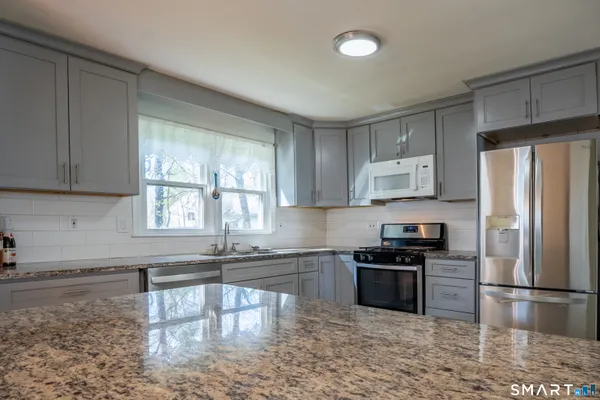 $3,950 | 115 Hilldale Road, West Hartford, CT 06117